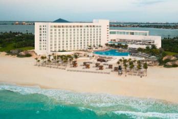 Le Blanc Spa Resort Cancun luxury adults-only beachfront resort with infinity pools and ocean views.